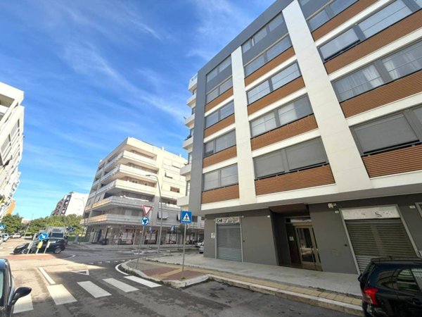 negozio in vendita a Barletta in zona Patalini