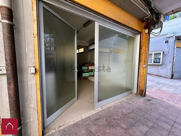 negozio in vendita a Barletta in zona Patalini