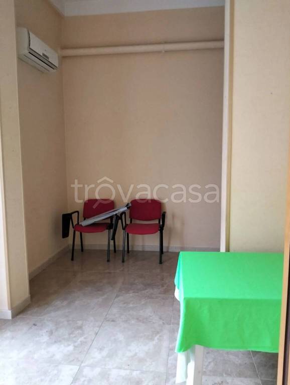 ufficio in vendita a Barletta in zona Borgovilla