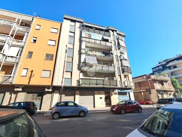 negozio in vendita a Barletta in zona Patalini