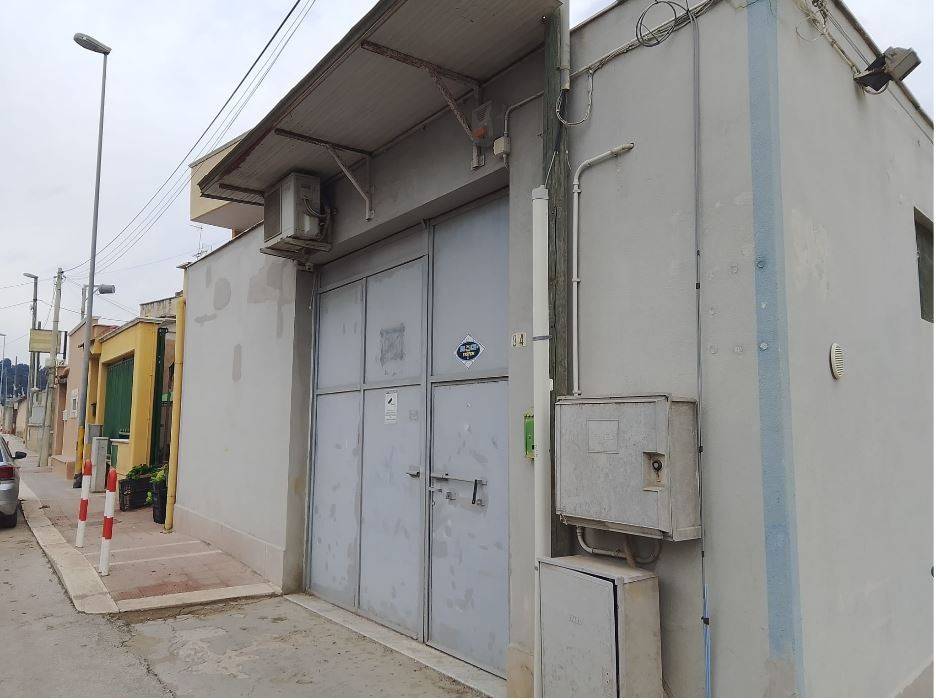 negozio in vendita a Barletta in zona Fiumara