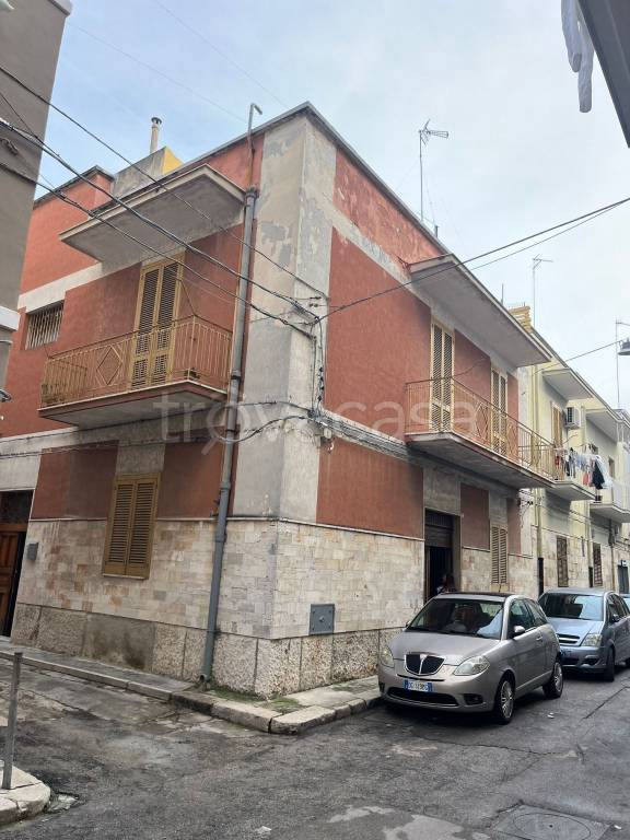 casa indipendente in vendita a Barletta in zona Borgovilla
