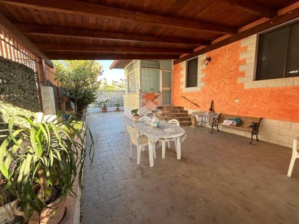 casa indipendente in vendita a Barletta in zona Borgovilla