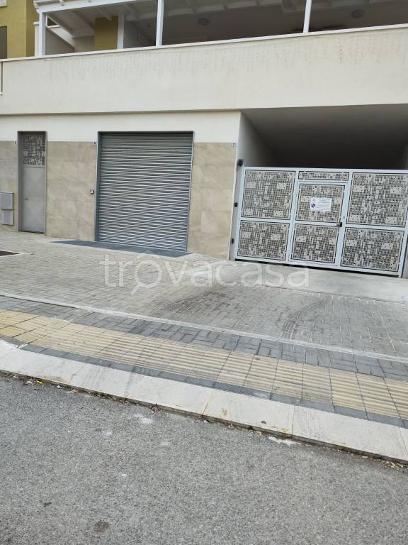 negozio in vendita a Barletta