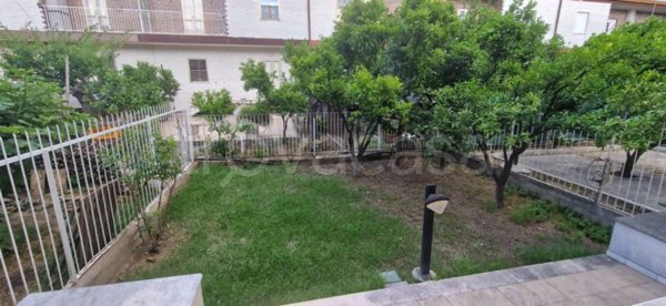 casa indipendente in vendita a Barletta in zona Borgovilla