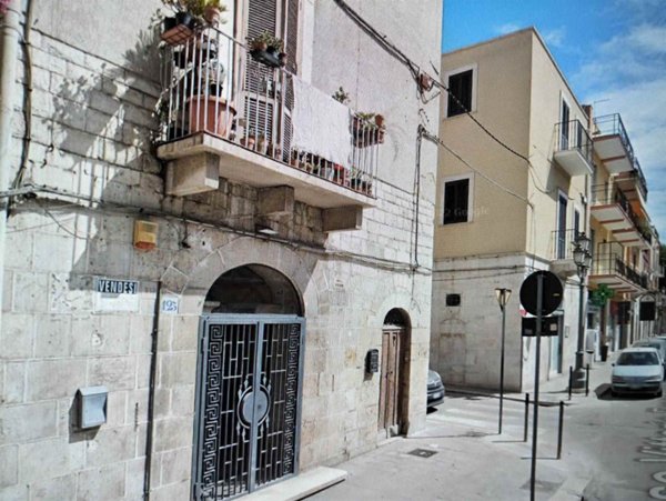 locale commerciale in vendita a Barletta in zona Centro Città