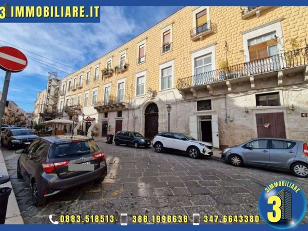negozio in vendita a Barletta in zona Centro Città