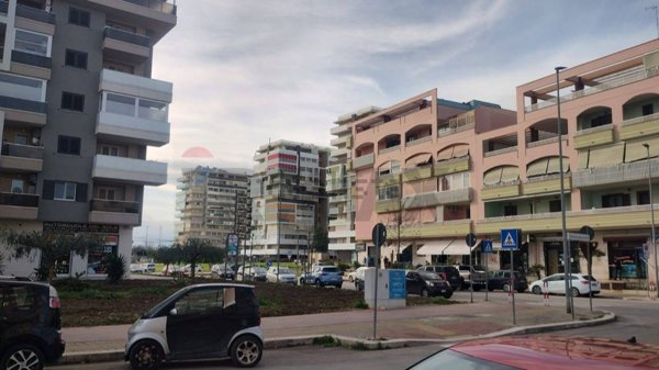 locale commerciale in vendita a Barletta