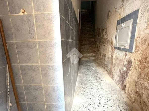 intera palazzina in vendita a Barletta in zona Fiumara