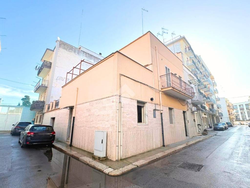 casa indipendente in vendita a Barletta in zona Settefrati