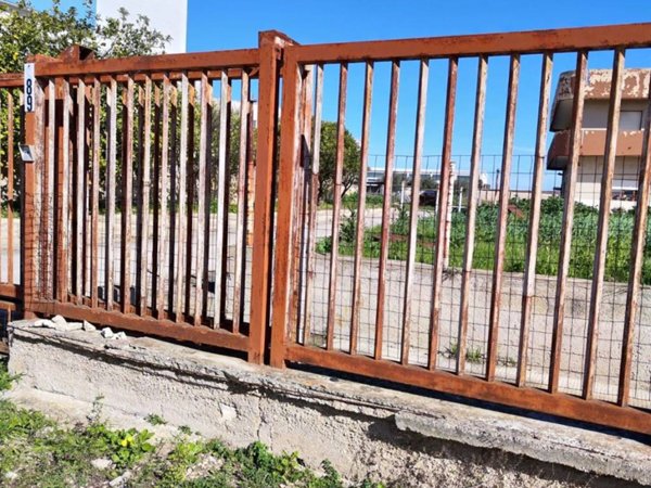 casa indipendente in vendita a Barletta in zona Montaltino