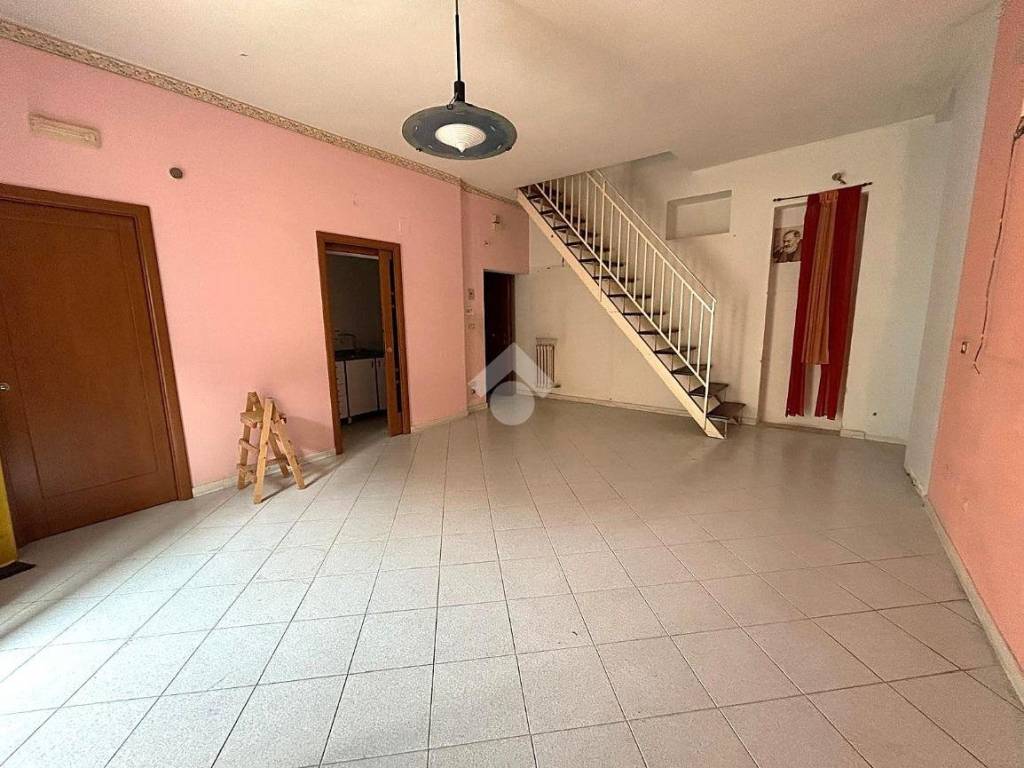 intera palazzina in vendita a Barletta in zona Patalini