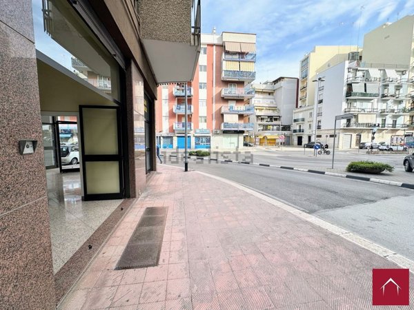 locale commerciale in vendita a Barletta in zona Centro Città