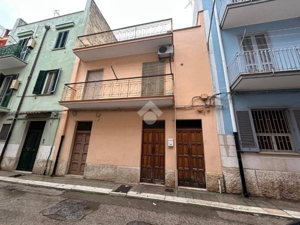 intera palazzina in vendita a Barletta in zona Patalini