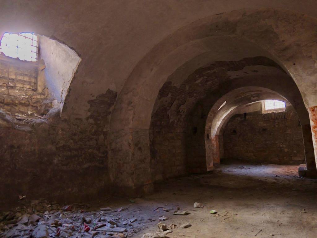 locale commerciale in vendita a Barletta in zona Centro Città