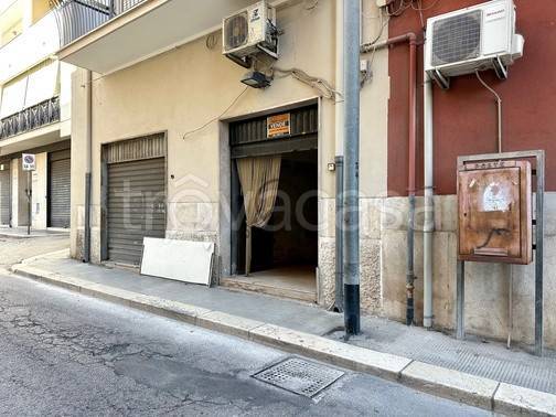 negozio in vendita a Barletta in zona Borgovilla
