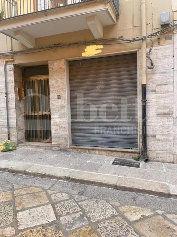 locale di sgombero in vendita a Barletta in zona Centro Città
