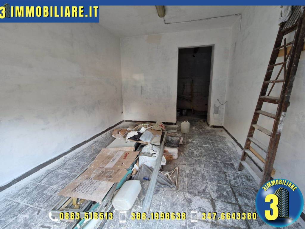 negozio in vendita a Barletta in zona Borgovilla