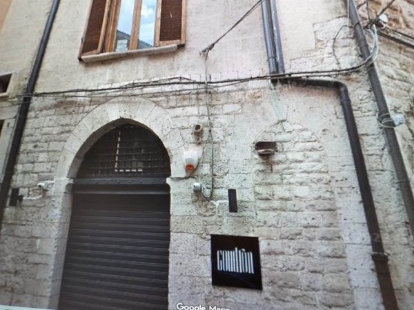 locale commerciale in vendita a Barletta in zona Santa Maria
