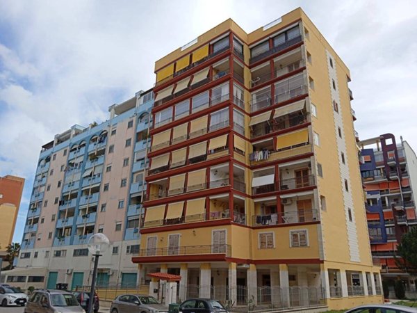 negozio in vendita a Barletta in zona Patalini