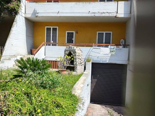 casa indipendente in vendita a Barletta in zona Borgovilla