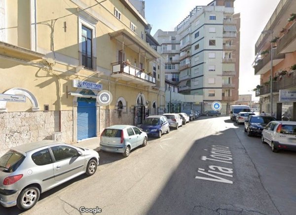 locale commerciale in vendita a Barletta