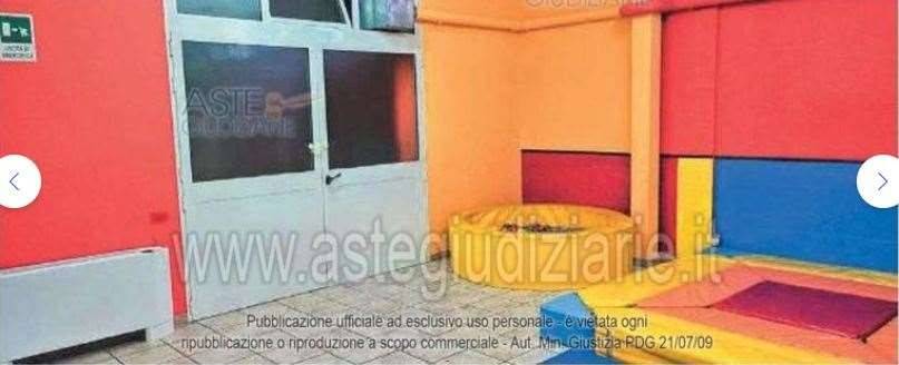 locale commerciale in vendita a Barletta in zona Borgovilla