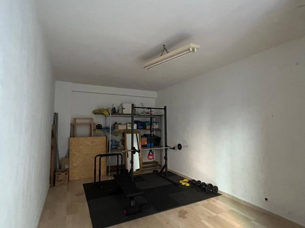 locale commerciale in vendita a Barletta in zona Settefrati