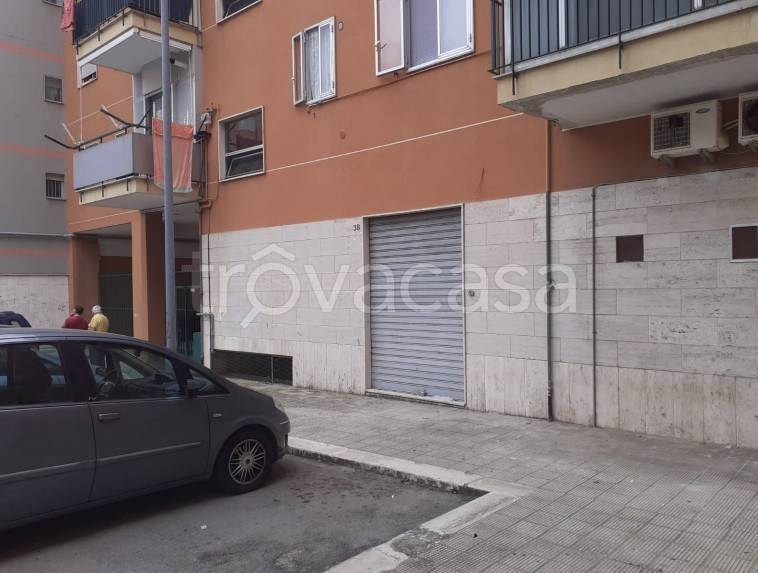 locale commerciale in vendita a Barletta in zona Montaltino