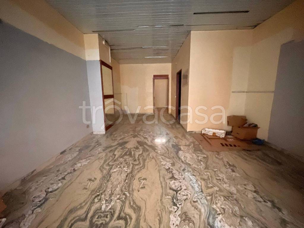 locale commerciale in vendita a Barletta in zona Settefrati