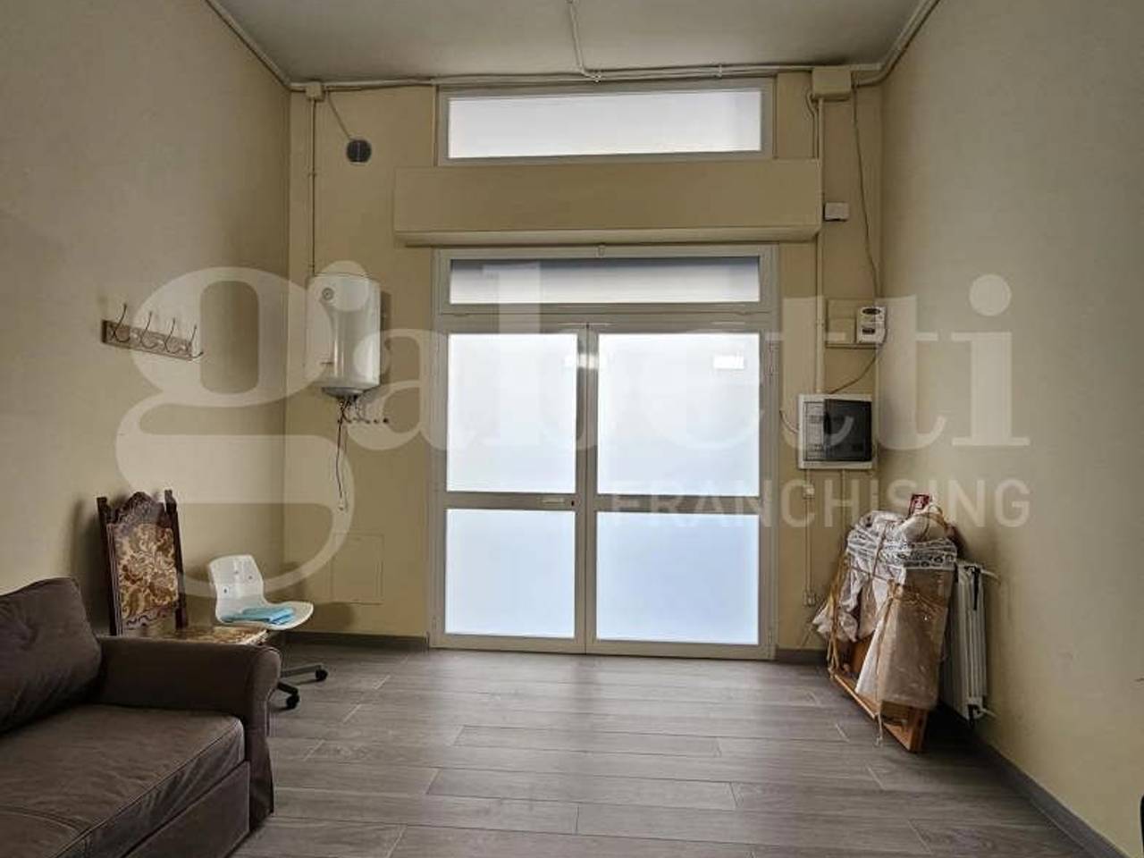 locale commerciale in vendita a Barletta