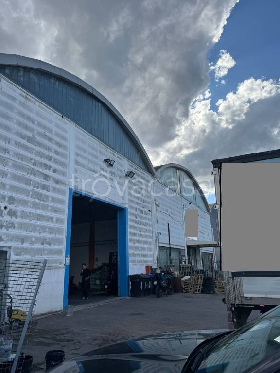 locale commerciale in vendita a Barletta