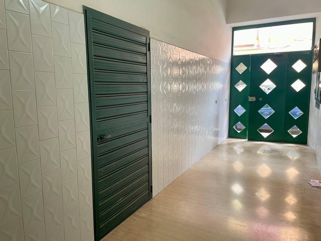 locale commerciale in vendita a Barletta in zona Settefrati