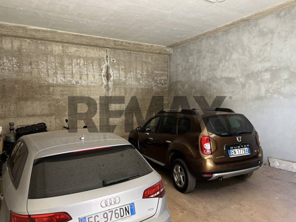 locale di sgombero in vendita a Barletta