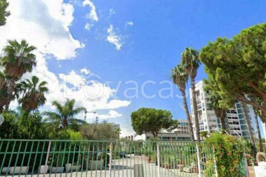 locale commerciale in vendita a Barletta