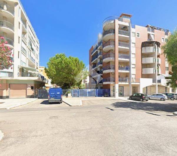 box auto in vendita a Barletta in zona Borgovilla