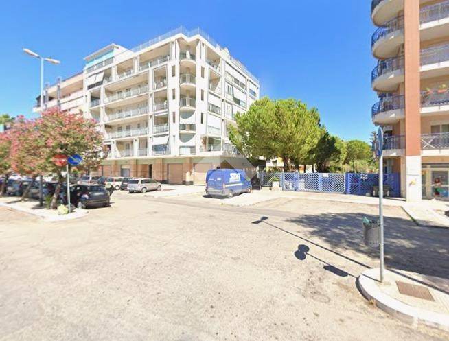 box auto in vendita a Barletta in zona Borgovilla