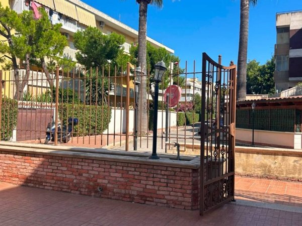 casa indipendente in vendita a Barletta in zona Borgovilla