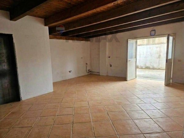 casa indipendente in vendita a Barletta in zona Santa Maria