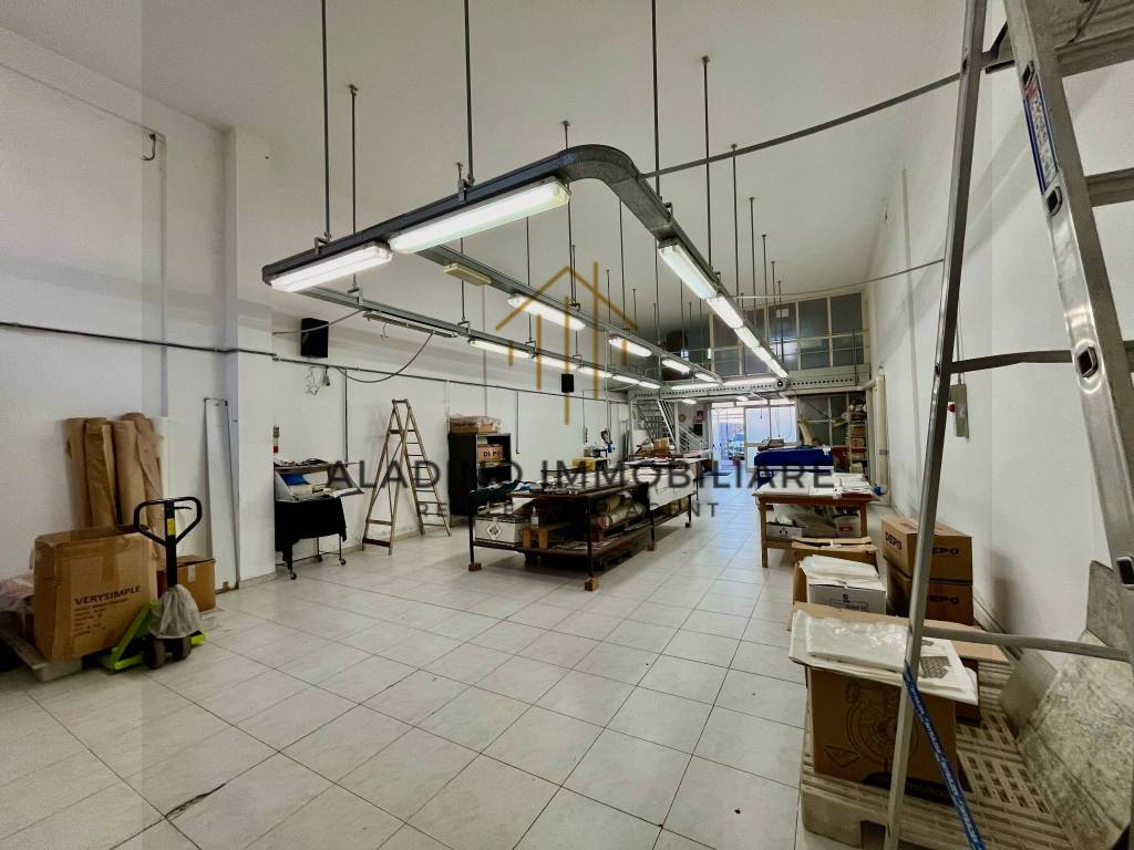 locale commerciale in vendita a Bisceglie