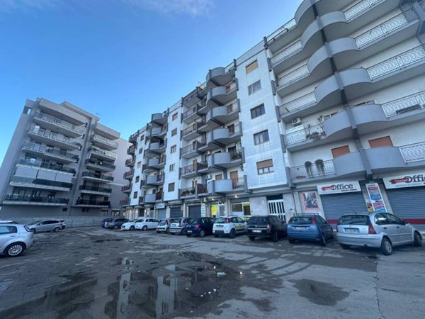 locale commerciale in vendita a Bisceglie