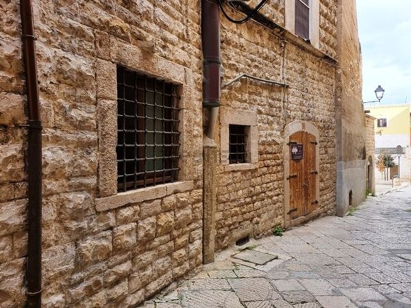 locale commerciale in vendita a Bisceglie