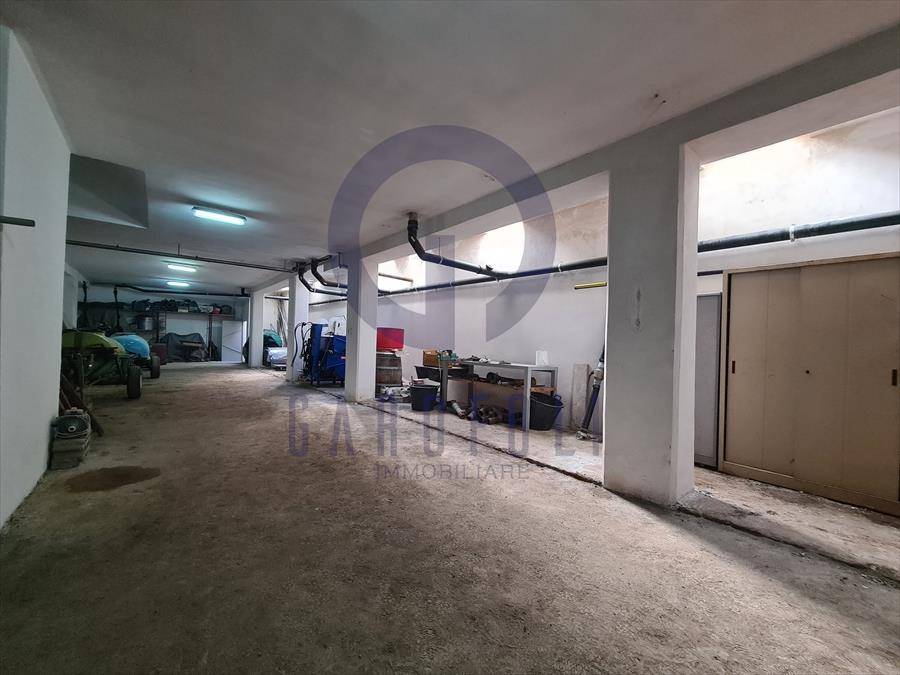 locale di sgombero in vendita a Bisceglie