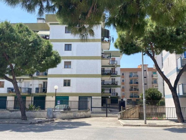 locale commerciale in vendita a Bisceglie