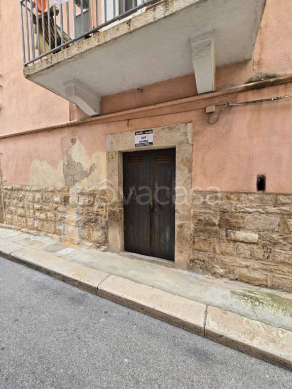 locale commerciale in vendita a Bisceglie