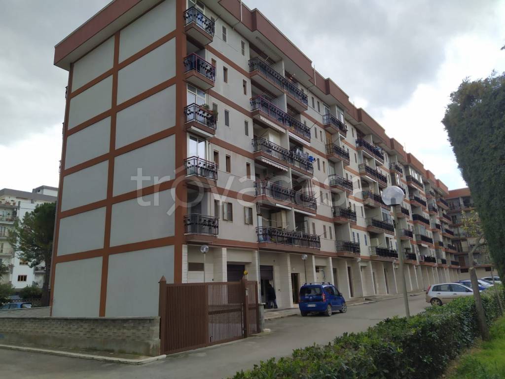 locale commerciale in vendita a Bisceglie