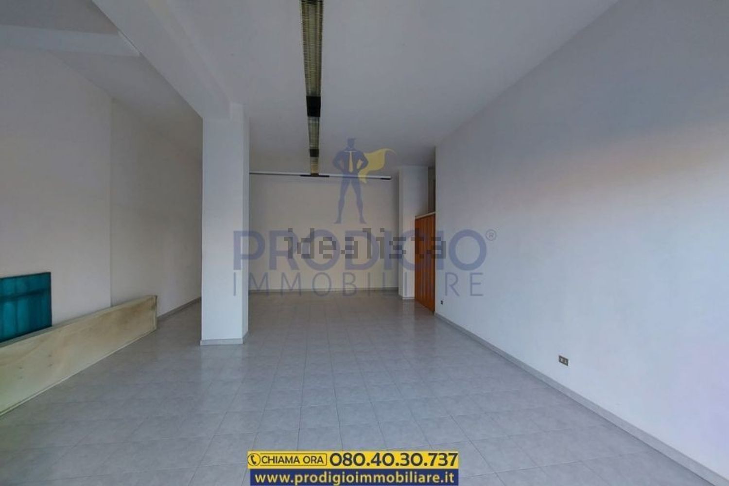 locale commerciale in vendita a Bisceglie