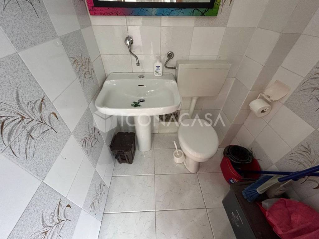 locale commerciale in vendita a Bisceglie