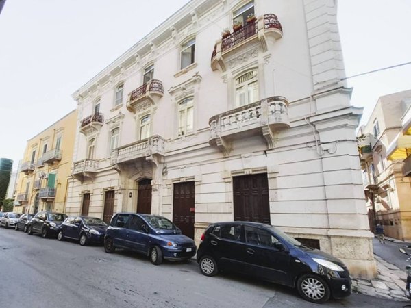 negozio in vendita a Bisceglie in zona Centro Città