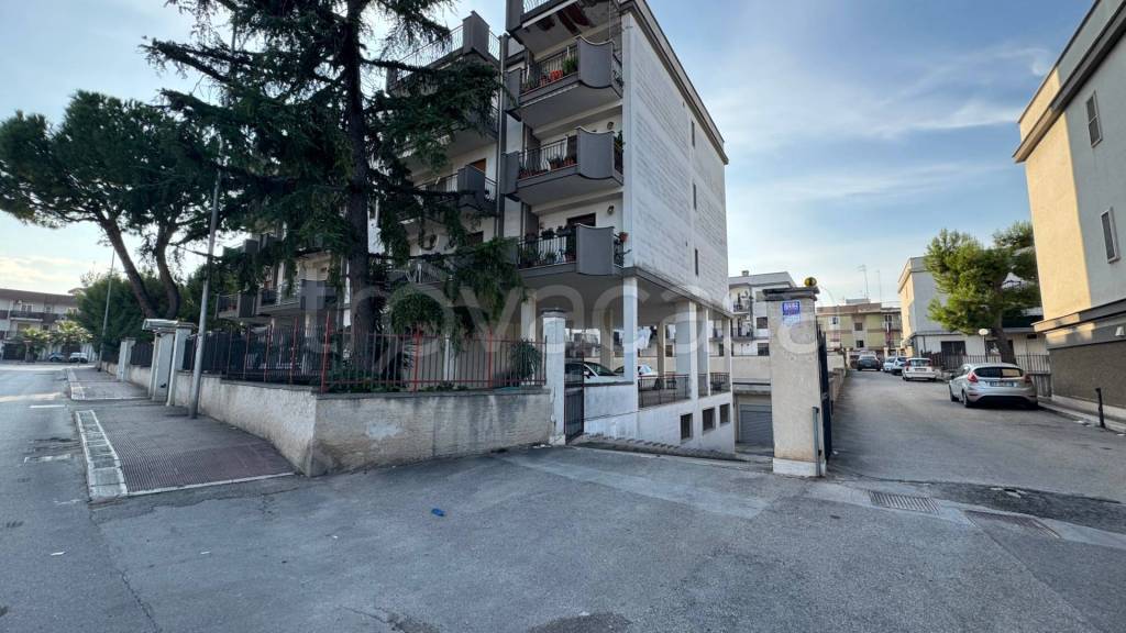 locale di sgombero in vendita a Bisceglie